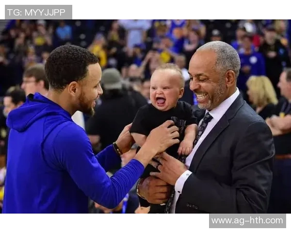 库里感慨黄蜂退役父亲球衣期待亲历这一历史时刻